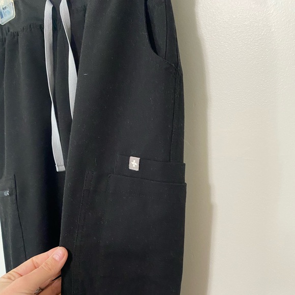 FIGS High Waisted Yola Skinny Scrubs - Picture 6 of 8